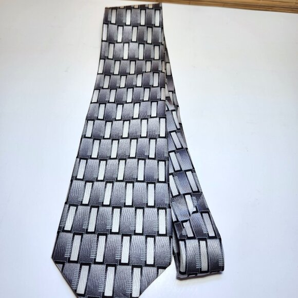 Pierre Cardin Mens Necktie Grey-Black-White Squares 100% Silk Neck Tie 3… - Picture 4 of 7